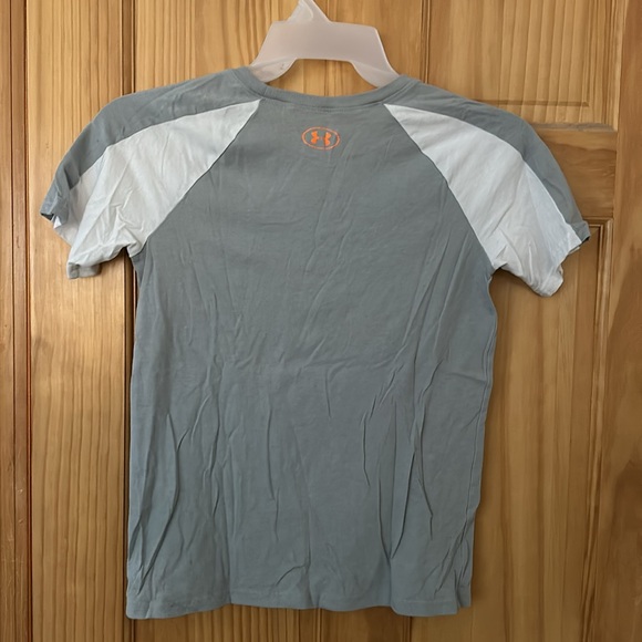 Youth Medium under armour t-shirt - Picture 2 of 2